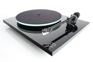 Turntable - Rega Planar 2