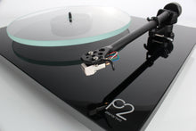 Load image into Gallery viewer, Turntable - Rega Planar 2
